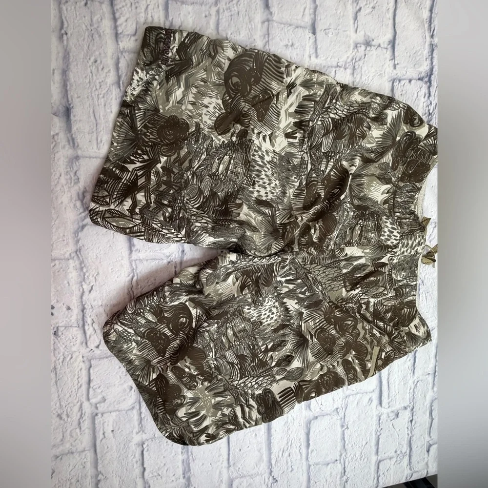 Patagonia Brown and Cream Patterned Board Shorts. Size 34/M.